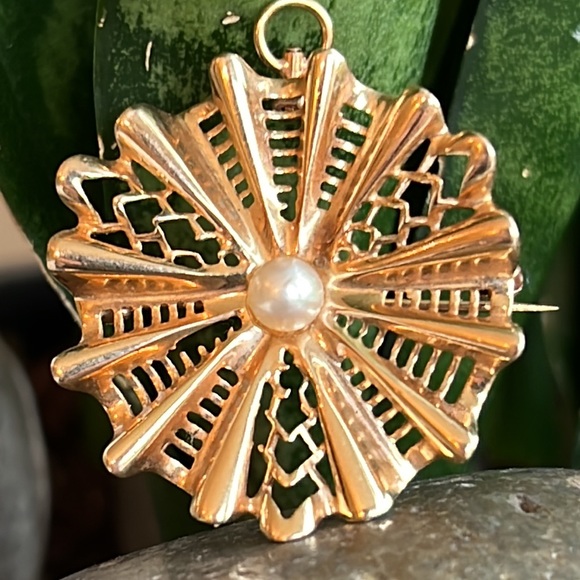 14 karat gold and Pearl Pendant - Picture 1 of 6